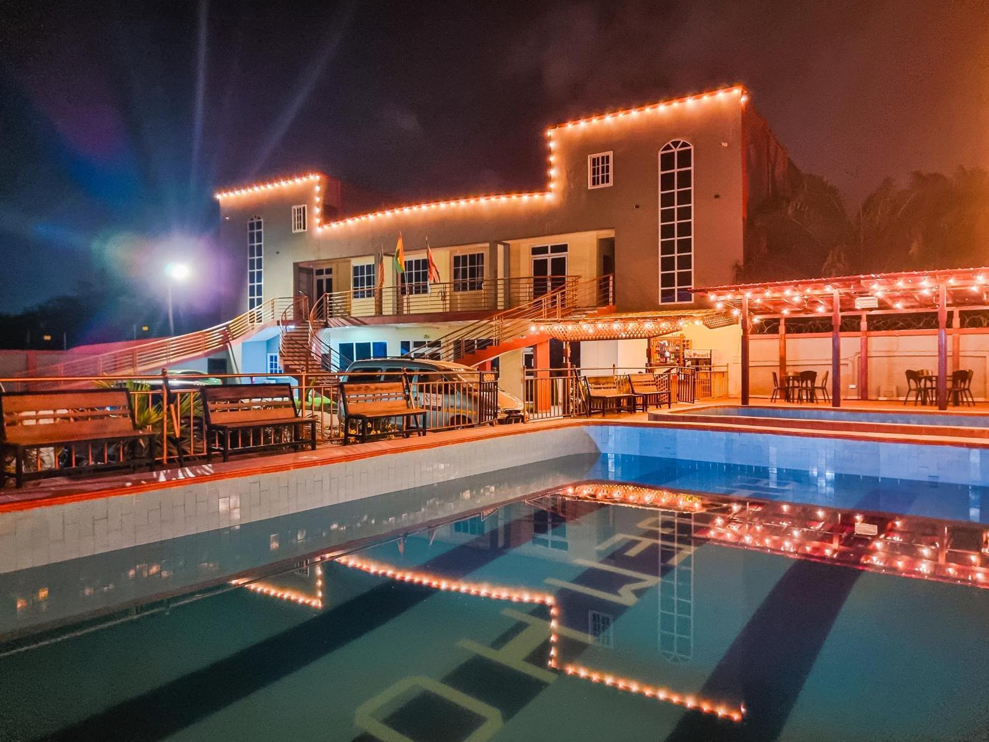 Rhogem Hotel セコンディ・タコラディ エクステリア 写真